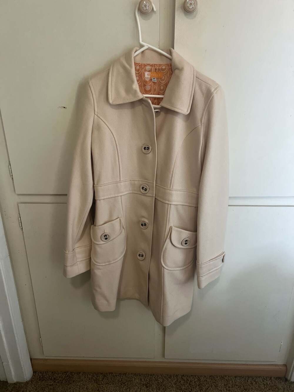 Tulle Cream Button-Down Coat with Retro Patterned Lining Size Medium